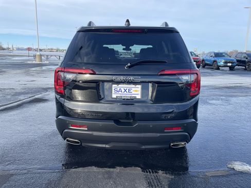 Used 2023 GMC Acadia SLE w/ Driver Convenience Package image 4