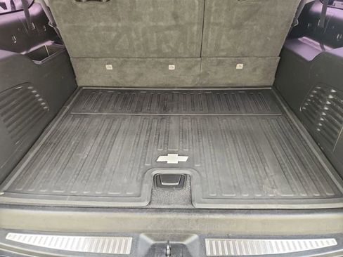 Used 2017 Chevrolet Suburban Premier image 27