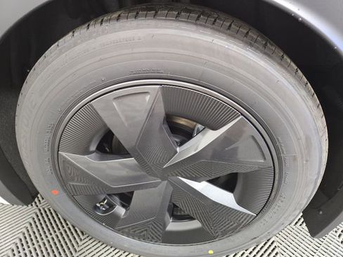 Used 2026 Toyota Prius Plug-In Hybrid image 11