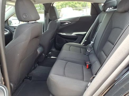 Used 2025 Chevrolet Malibu RS FWD image 11
