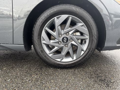 Used 2024 Hyundai Elantra SEL image 9