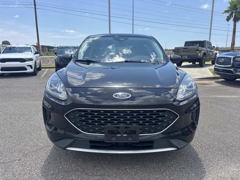 Used 2022 Ford Escape SE FWD image 2
