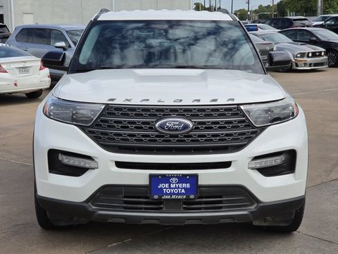 Used 2022 Ford Explorer XLT w/ Equipment Group 202A RWD image 3