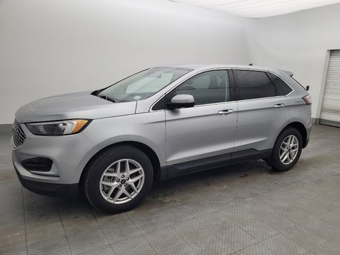 Used 2024 Ford Edge SEL image 2