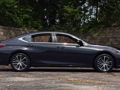 Certified 2024 Lexus ES 350 w/ Premium Package FWD image 3