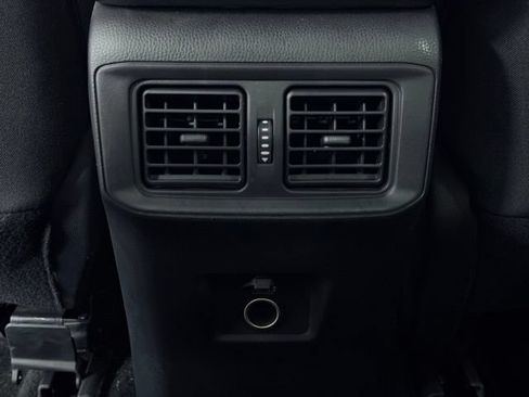 Used 2021 Toyota RAV4 LE AWD/4WD image 21