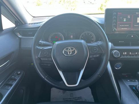Used 2022 Toyota Venza LE AWD/4WD image 15