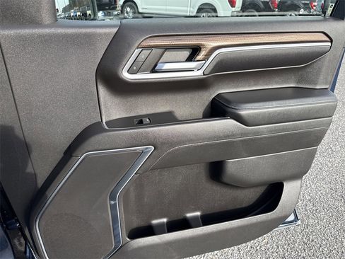 Used 2022 Chevrolet Silverado 1500 LT image 14