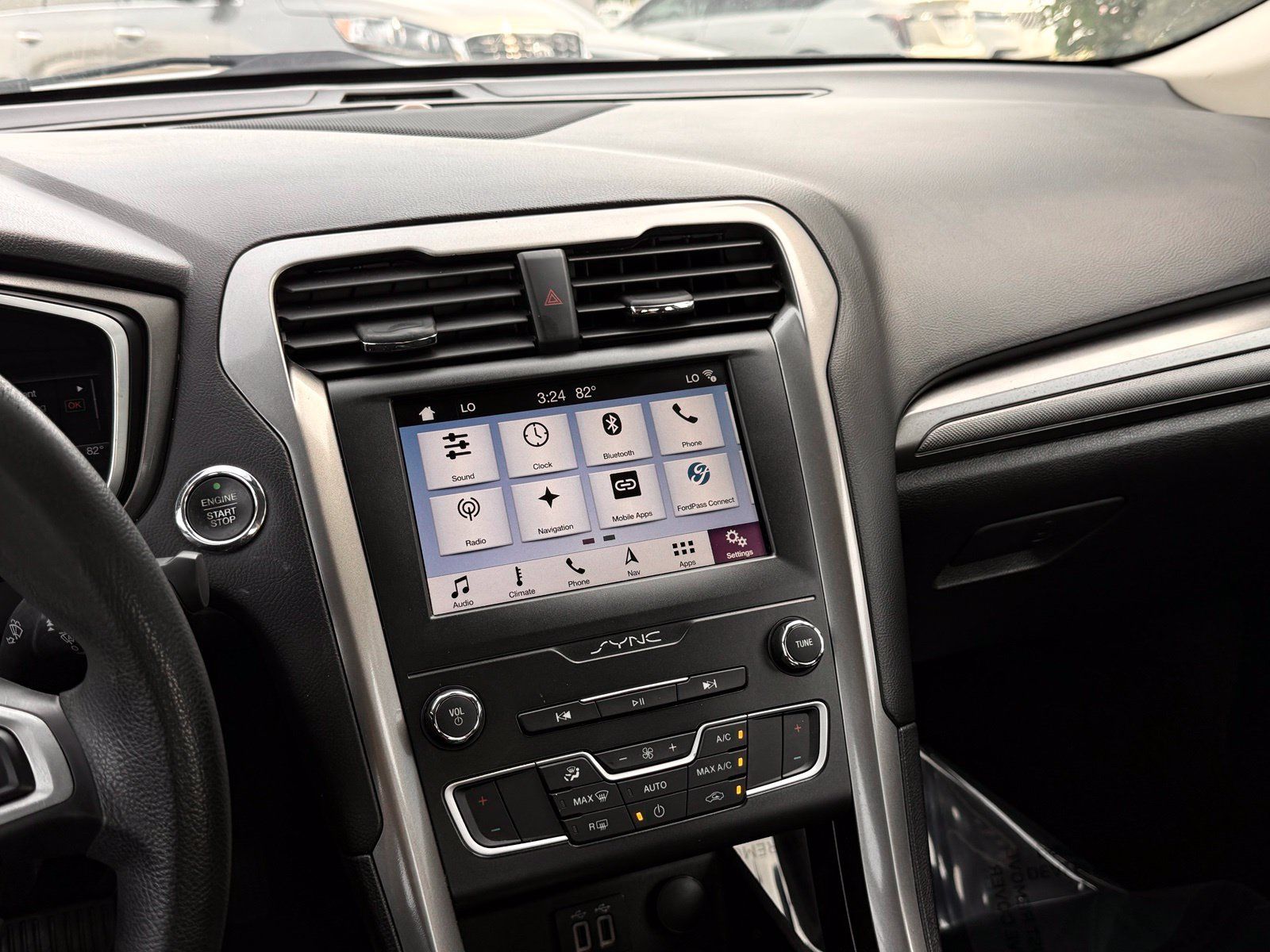 Used 2019 Ford Fusion SE FWD image 31