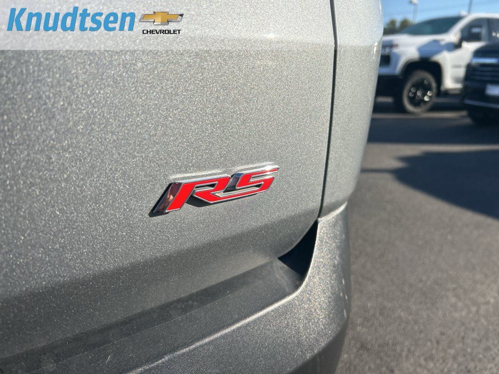 Used 2023 Chevrolet Traverse RS w/ LPO, Floor Liner Package AWD/4WD image 10
