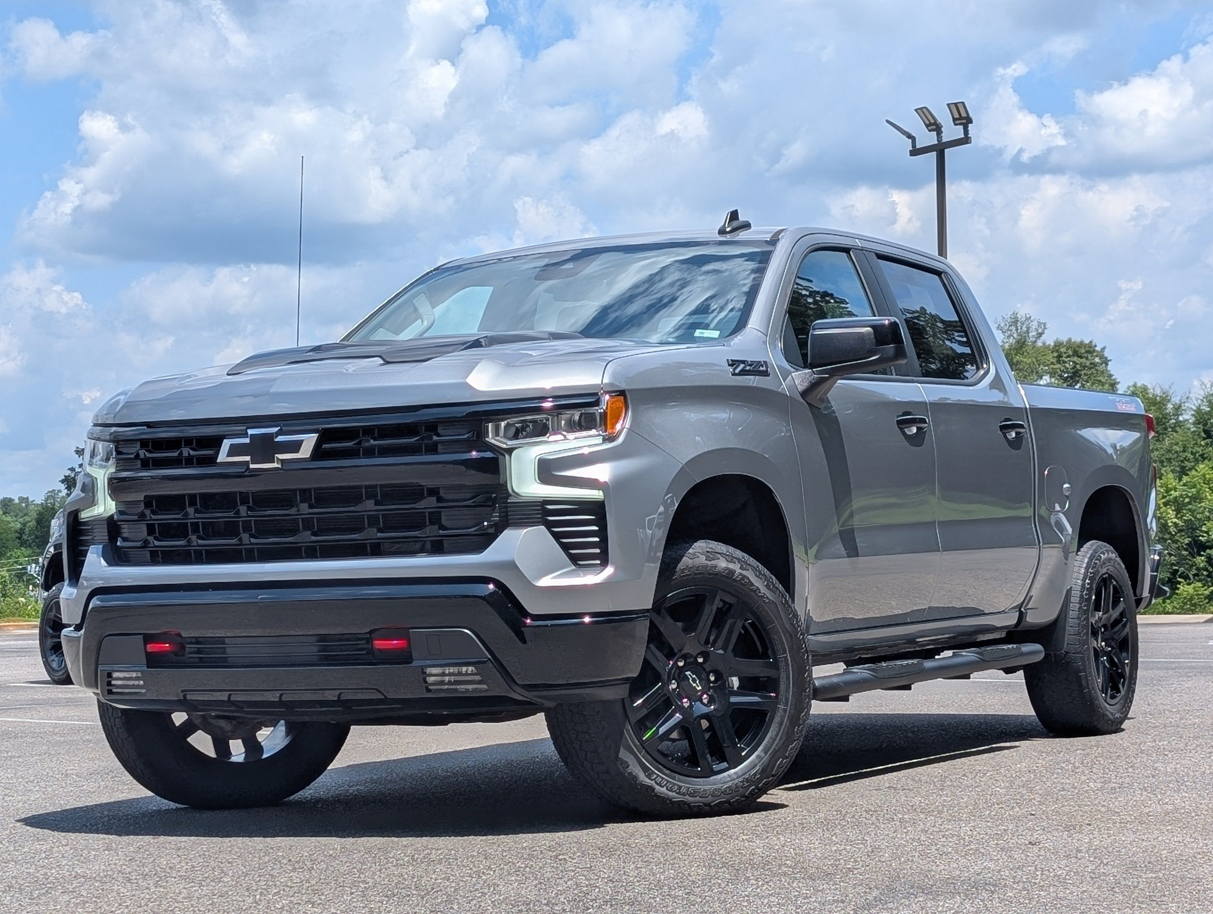 Used 2023 Chevrolet Silverado 1500 LT Trail Boss w/ Protection Package AWD/4WD image 4