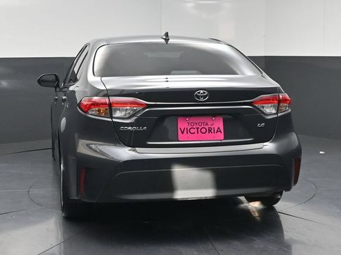 Used 2025 Toyota Corolla LE FWD image 18