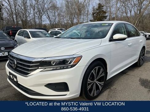 Used 2020 Volkswagen Passat 2.0T SEL FWD image 2