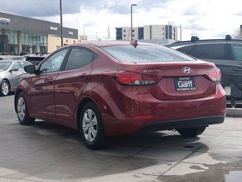 Used 2016 Hyundai Elantra SE image 7