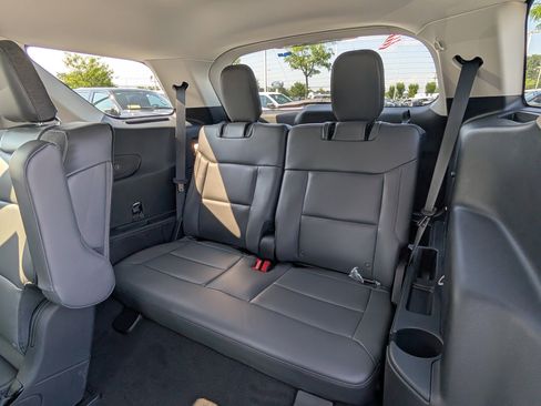 New 2025 Ford Explorer Active w/ Active Comfort Package image 11