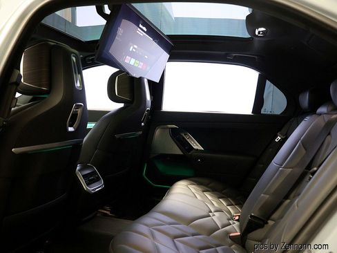 Certified 2024 BMW 760i xDrive w/ Premium Package 2 image 13