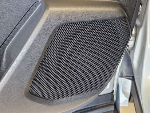 Used 2022 Toyota Highlander XLE image 12