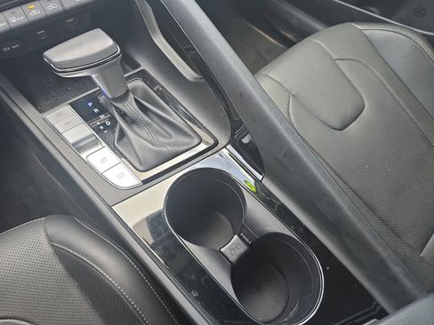 Used 2022 Hyundai Elantra Limited FWD image 24