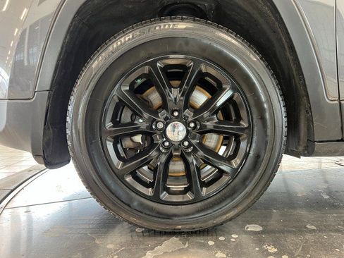 Used 2016 Jeep Cherokee Latitude w/ Cold Weather Group image 36