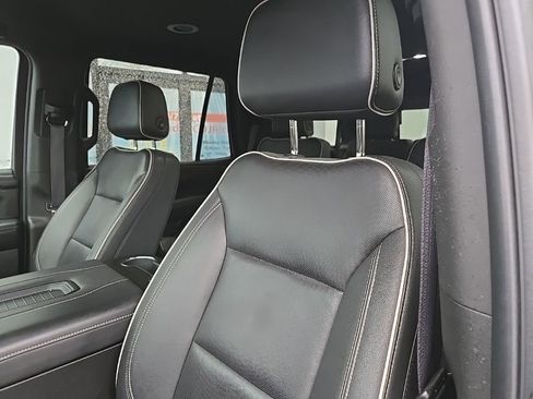 Used 2024 Chevrolet Tahoe Premier AWD/4WD image 34