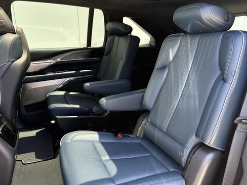 Certified 2025 Cadillac Escalade IQ Luxury 2 w/ LPO, Premium Carpet Package AWD/4WD image 12