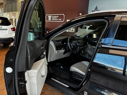 Used 2019 Cadillac XT4 Premium Luxury FWD image 16