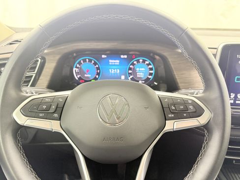 Used 2025 Volkswagen Atlas SEL image 20