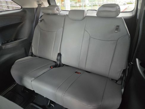 New 2026 Toyota Sienna XLE image 9