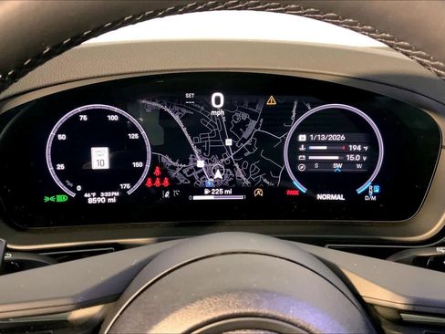 Used 2025 Porsche Cayenne image 29