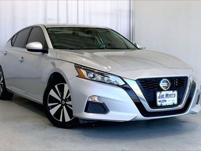 Used 2022 Nissan Altima 2.5 SV