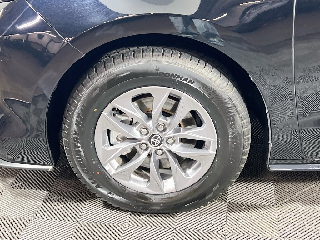 Certified 2026 Toyota Sienna XLE FWD image 29