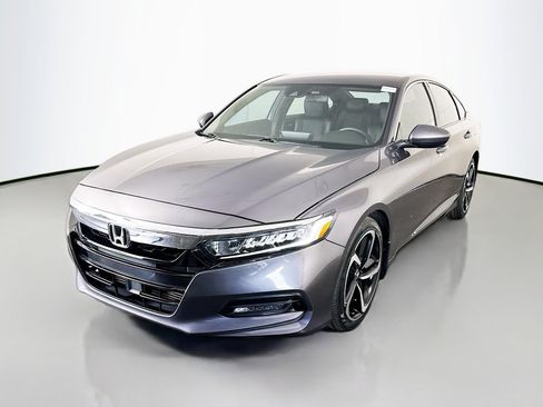 Used 2018 Honda Accord Sport image 4