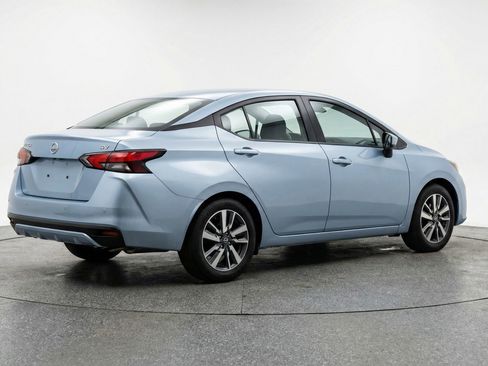 Used 2025 Nissan Versa SV image 9