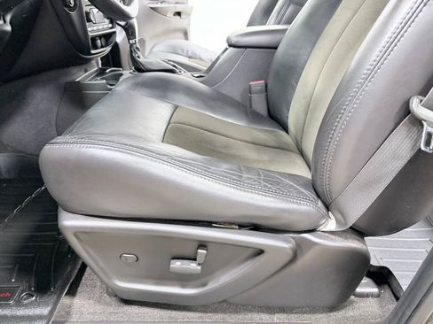 Used 2008 Chevrolet TrailBlazer SS w/ Sun And 6-Disc Cd Package RWD image 32