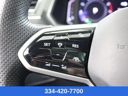 Certified 2022 Volkswagen Tiguan SEL R-Line image 26