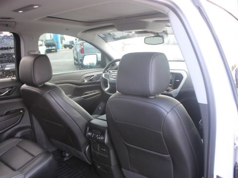 Used 2023 GMC Acadia SLT w/ Preferred Package FWD image 39
