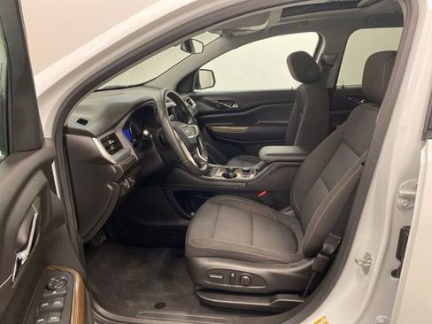 Certified 2023 GMC Acadia SLE w/ Driver Convenience Package image 8