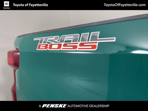 Used 2022 Chevrolet Silverado 1500 LT Trail Boss w/ Convenience Package II image 3