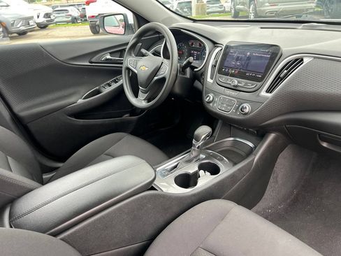 Used 2024 Chevrolet Malibu LT FWD image 36