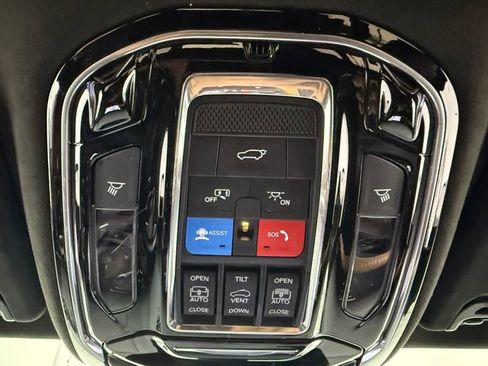 Used 2022 Jeep Grand Wagoneer Series III w/ Rear Seat Video Group 1 image 20