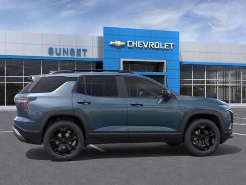 New 2026 Chevrolet Equinox LT w/ Convenience Package II FWD image 5
