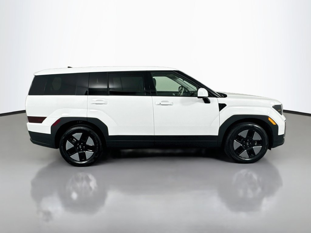 Used 2026 Hyundai Santa Fe SE FWD image 4