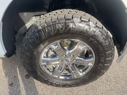 Used 2023 Ford F150 Lariat w/ Trailer Tow Package image 22