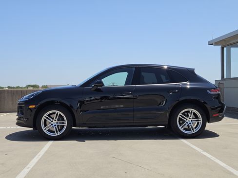 Certified 2026 Porsche Macan AWD/4WD image 2