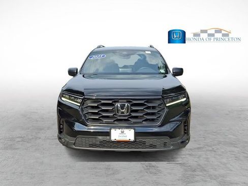 Certified 2025 Honda Pilot Sport image 2