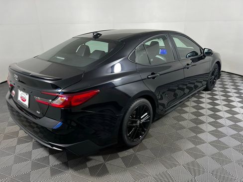 Certified 2025 Toyota Camry SE FWD image 5