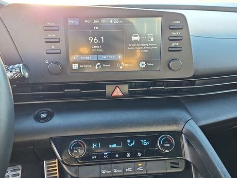Used 2025 Hyundai Elantra Sport image 24