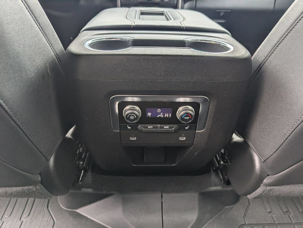 Used 2024 GMC Yukon AT4 AWD/4WD image 21
