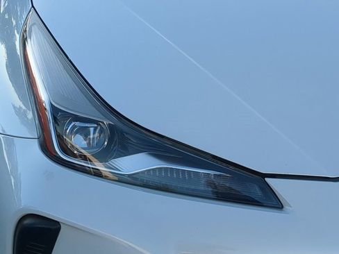 Used 2021 Toyota Prius XLE image 10