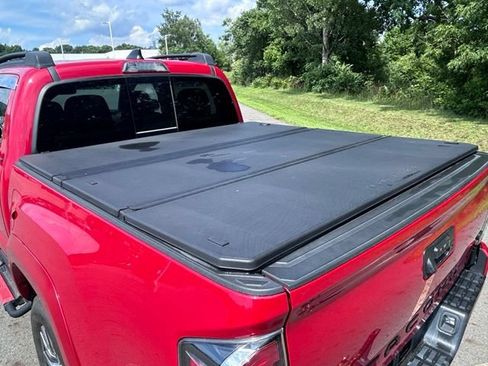 Used 2023 Toyota Tacoma Limited AWD/4WD image 14
